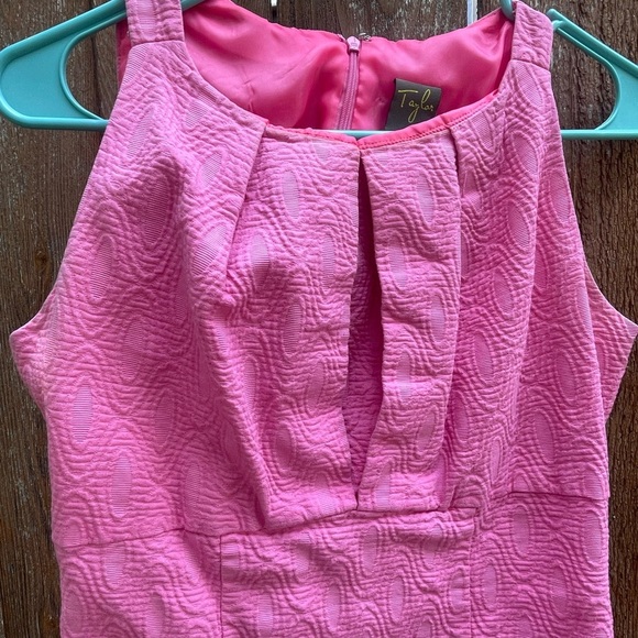 TAYLOR Women’s Pink Boat Neck Pencil Dress Knee Length Quilted Size 6 - Picture 5 of 8